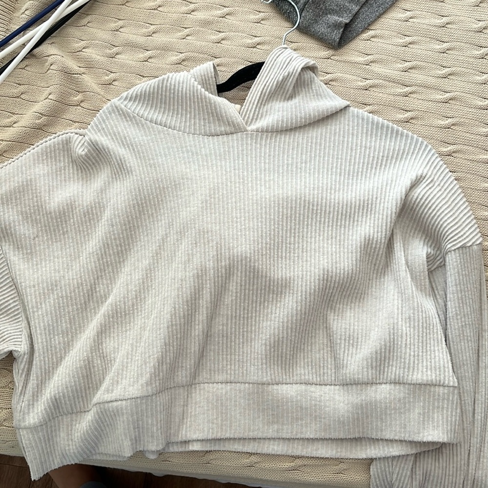 Alo muse sweatshirt oatmeal color